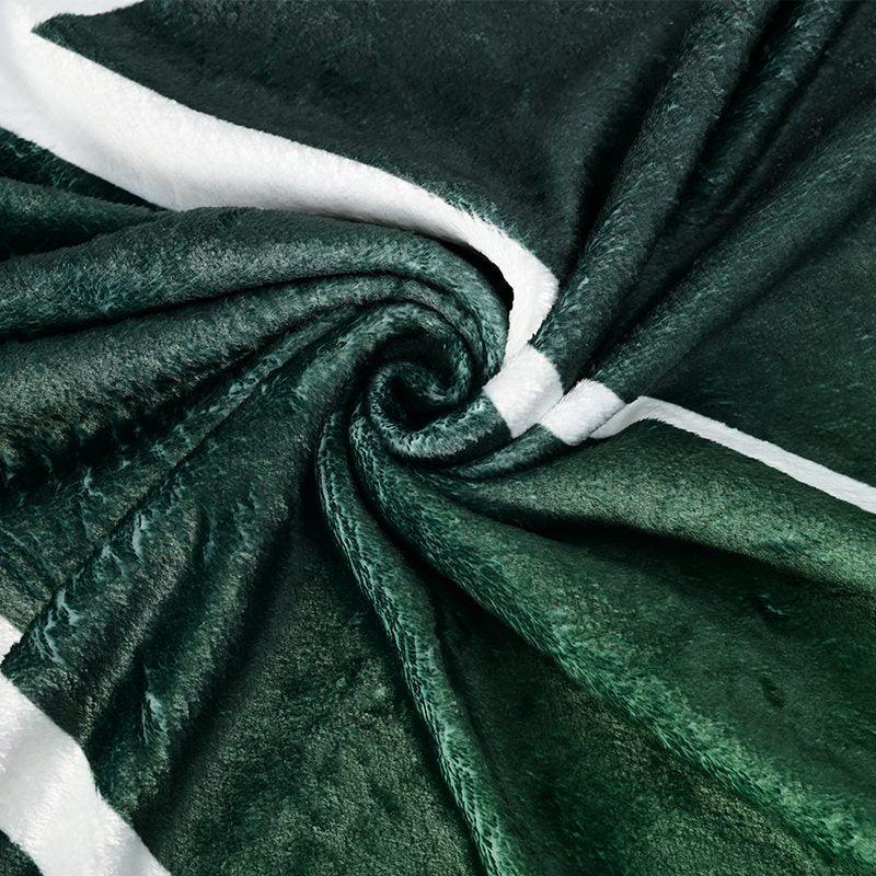 Giant Polyester Leaf Blanket